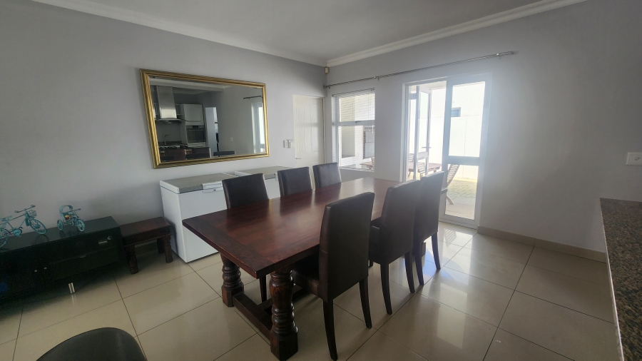 4 Bedroom Property for Sale in Westcliff Western Cape